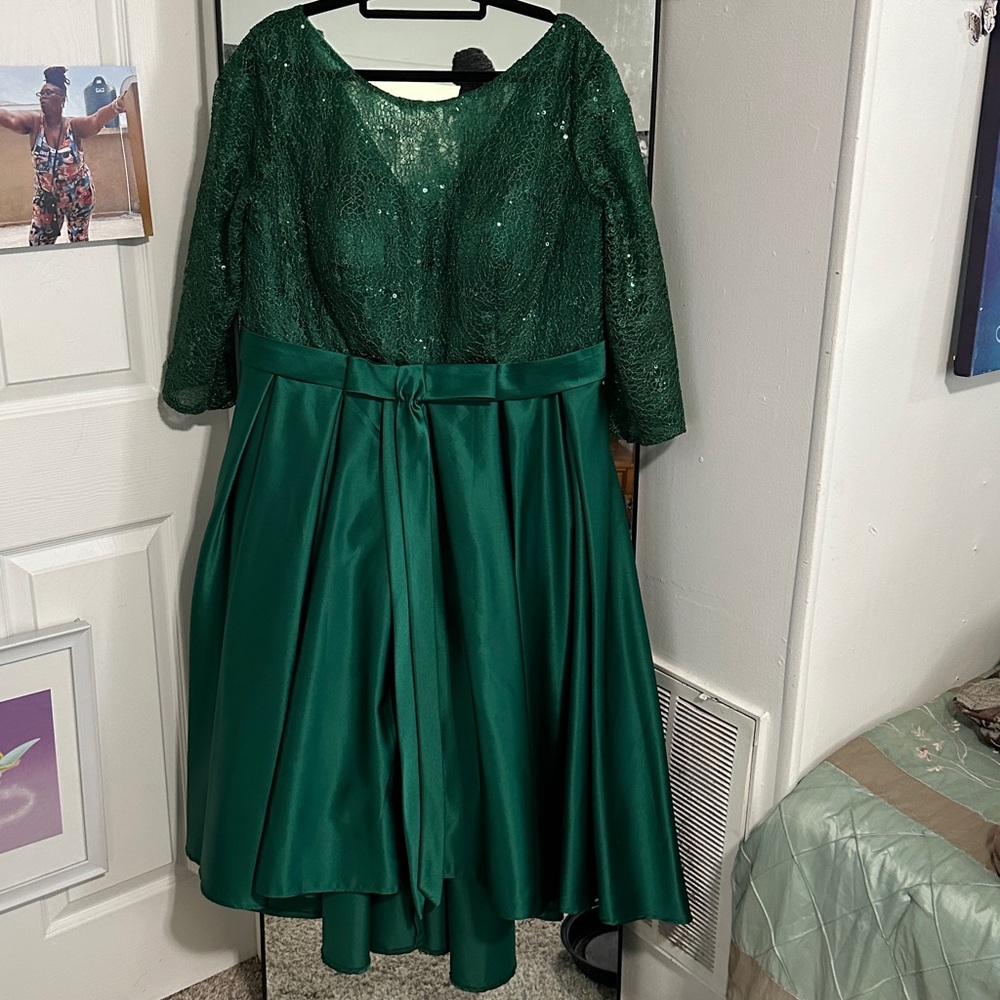 Elegant Green Sequin Dress